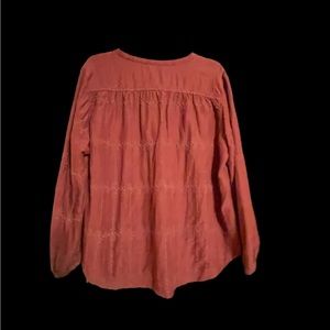 Old Navy. Large. Burnt Orange Top.